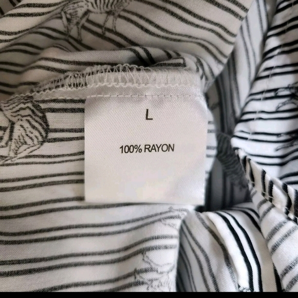 Jane + Delancey Womens Black/White Striped Zebra Print Short Sleeve Shirt-Size L - Picture 6 of 7